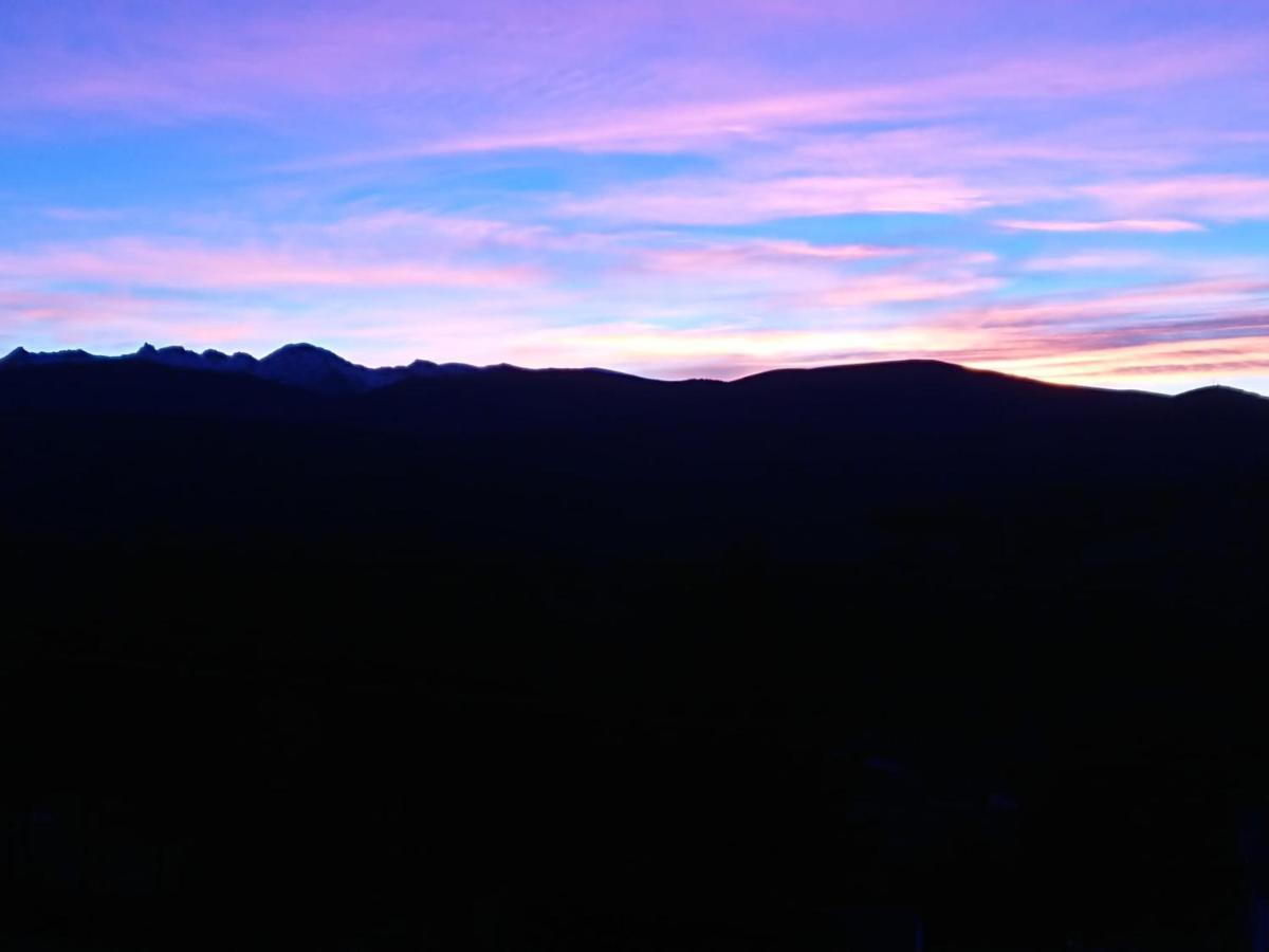 Cara Norte De Gredos Hoyos del Espino Esterno foto