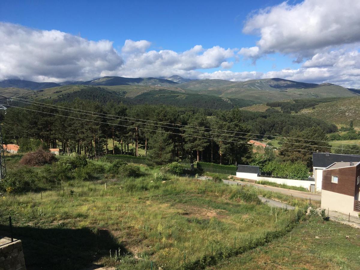 Cara Norte De Gredos Hoyos del Espino Esterno foto