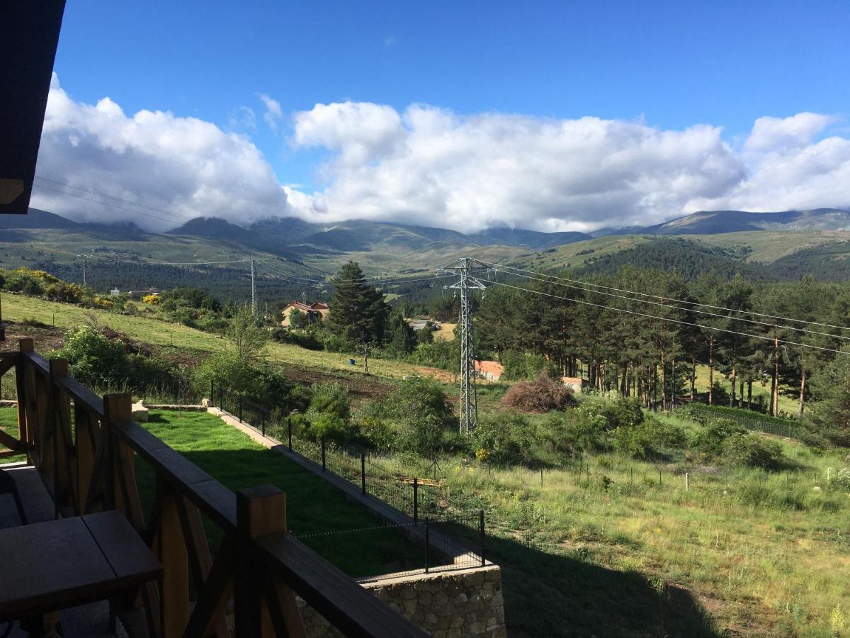 Cara Norte De Gredos Hoyos del Espino Esterno foto