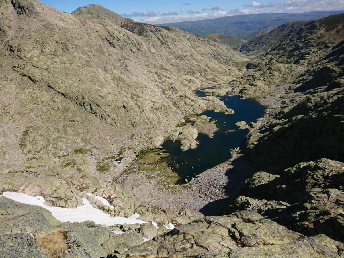 Cara Norte De Gredos Hoyos del Espino Esterno foto