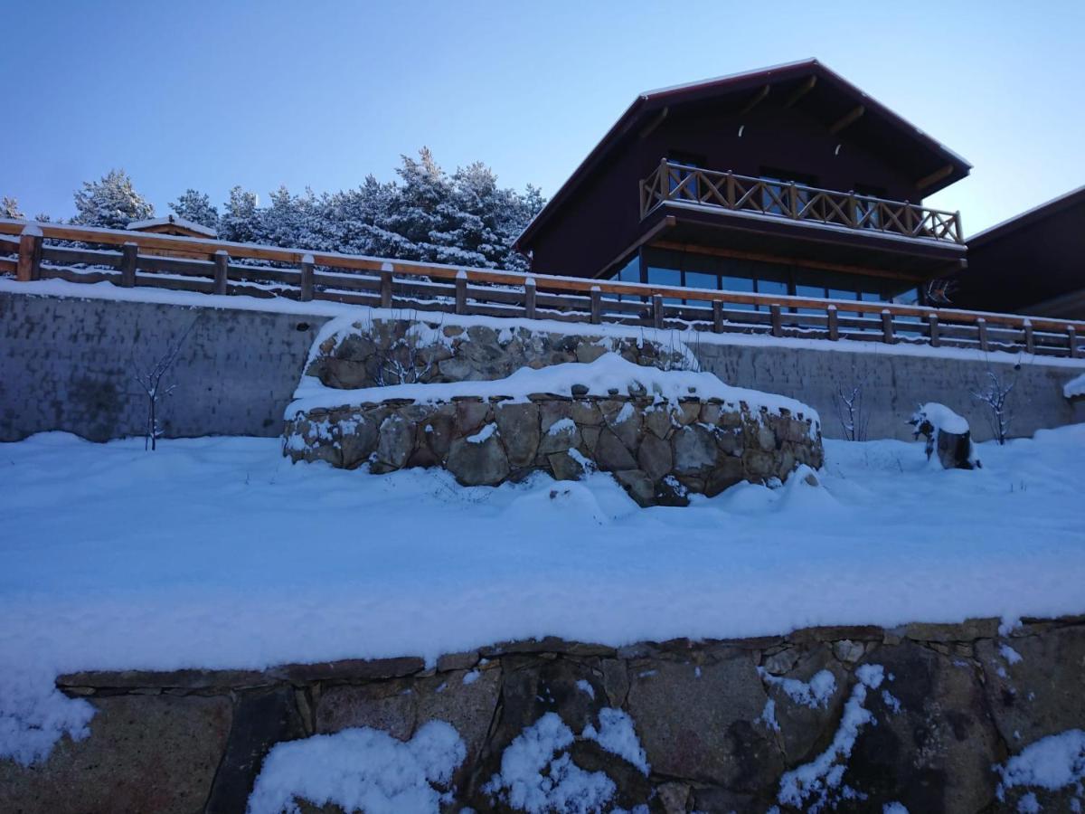 Cara Norte De Gredos Hoyos del Espino Esterno foto