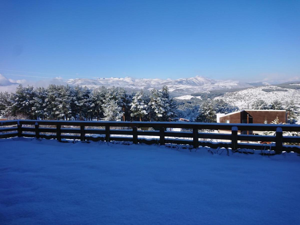 Cara Norte De Gredos Hoyos del Espino Esterno foto