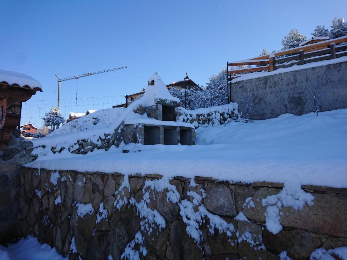 Cara Norte De Gredos Hoyos del Espino Esterno foto